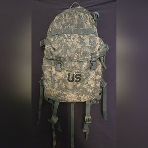 Molle II Modular Light Weight Assault Pack US Army Issue